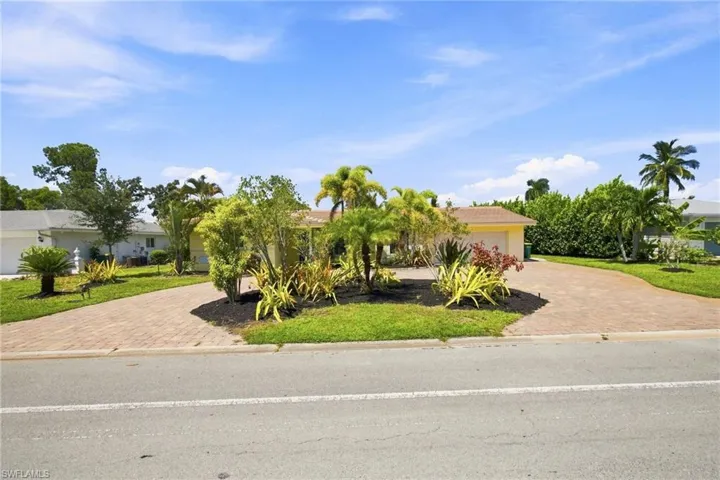 64 Pebble Beach Blvd, Naples, Florida 34113