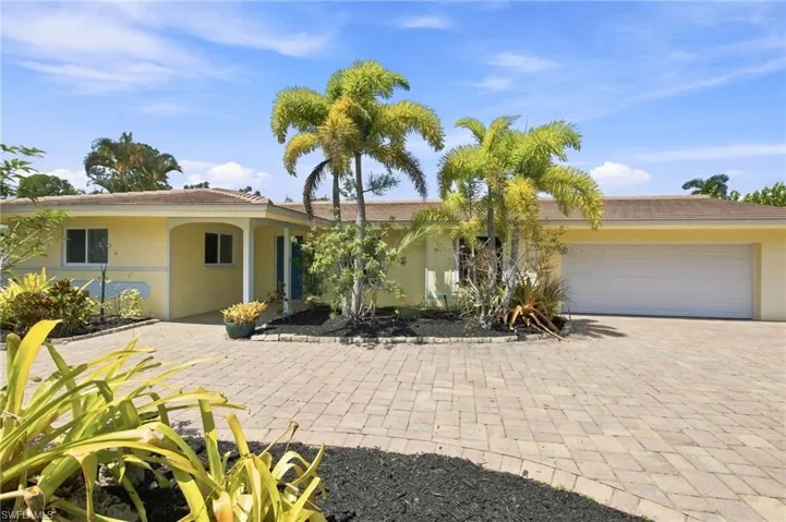 64 Pebble Beach Blvd, Naples, Florida 34113