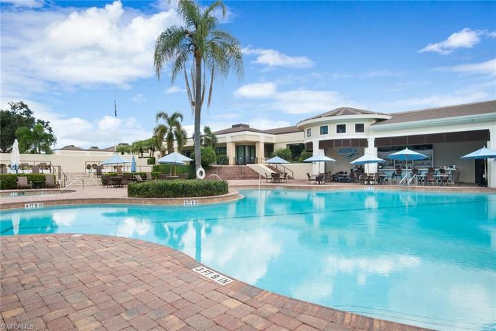 Vineyards Country Club Pool