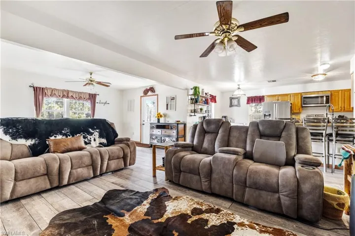 Lots of space for entertaining!