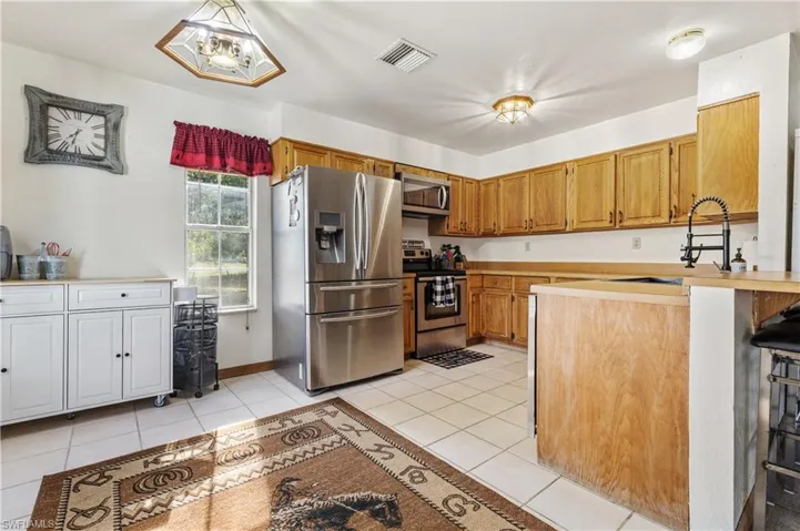Newer appliances.  Lots of natural light