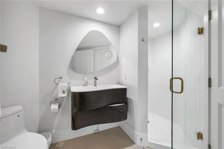 6597 Nicholas Blvd 401, Naples, Florida 34108