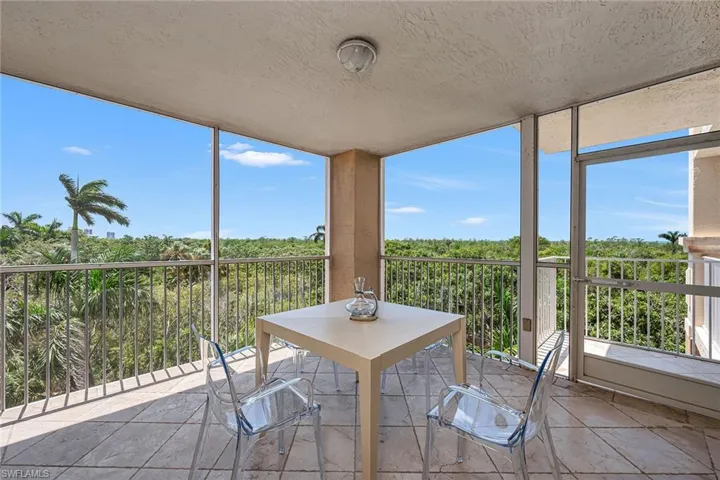6597 Nicholas Blvd 401, Naples, Florida 34108