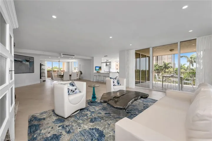 6597 Nicholas Blvd 401, Naples, Florida 34108