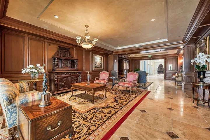6597 Nicholas Blvd 401, Naples, Florida 34108