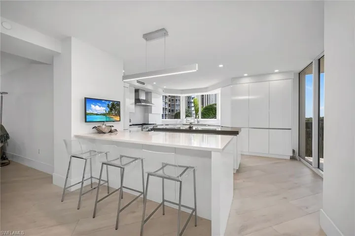6597 Nicholas Blvd 401, Naples, Florida 34108