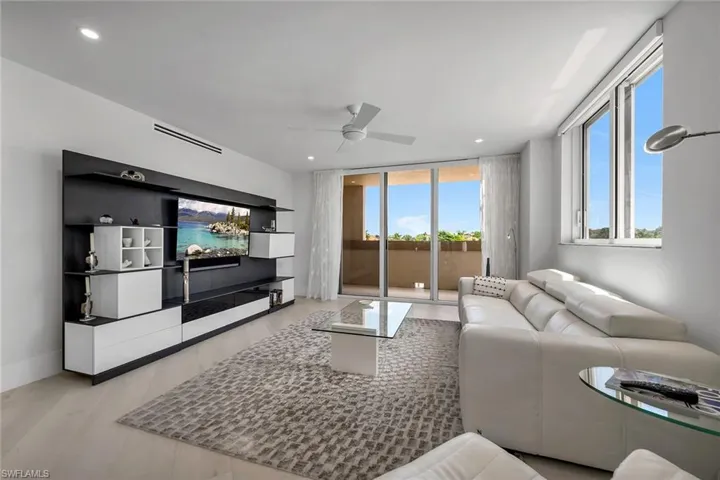 6597 Nicholas Blvd 401, Naples, Florida 34108