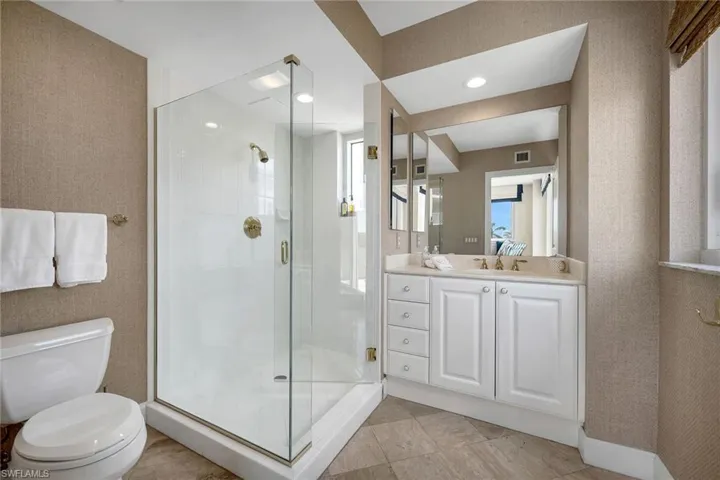 6597 Nicholas Blvd 401, Naples, Florida 34108