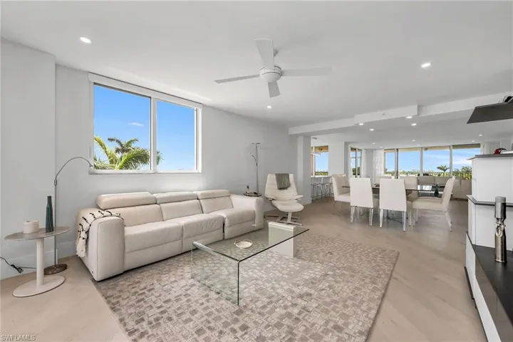 6597 Nicholas Blvd 401, Naples, Florida 34108