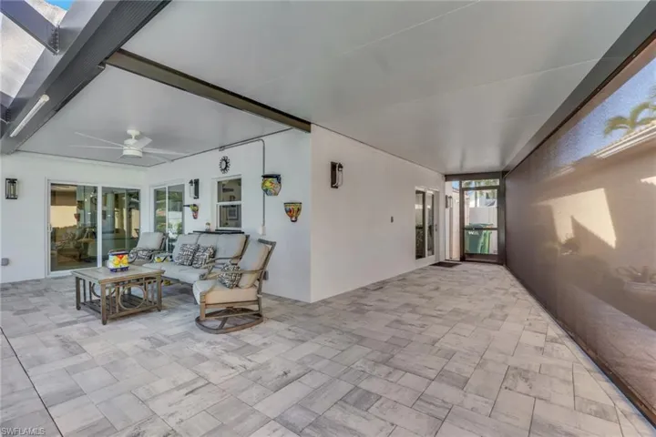 1148 Jardin Dr, Naples, Florida 34104