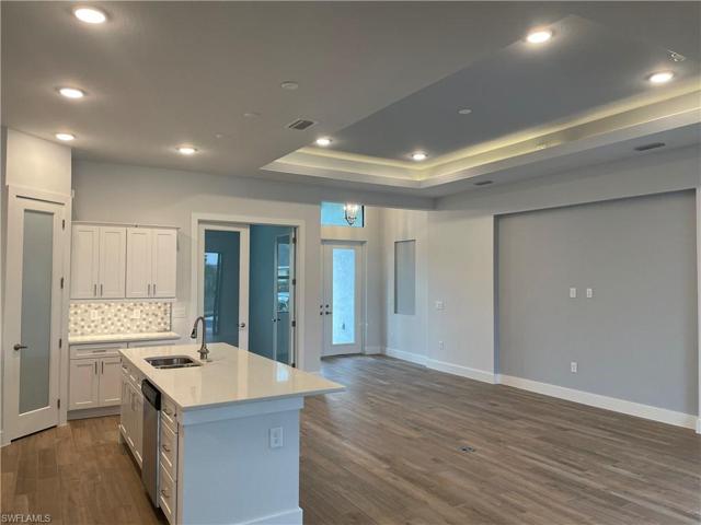 909 NE 11th TER, CAPE CORAL FL 33909