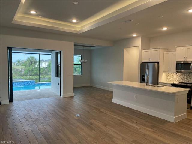 909 NE 11th TER, CAPE CORAL FL 33909