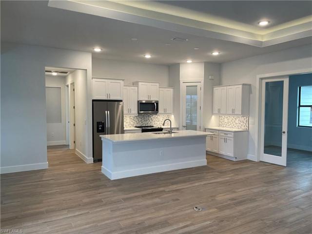 909 NE 11th TER, CAPE CORAL FL 33909