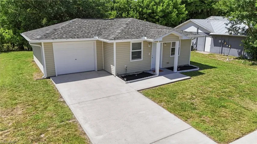 899 Ridgeway Dr, North Fort Myers, Florida 33903