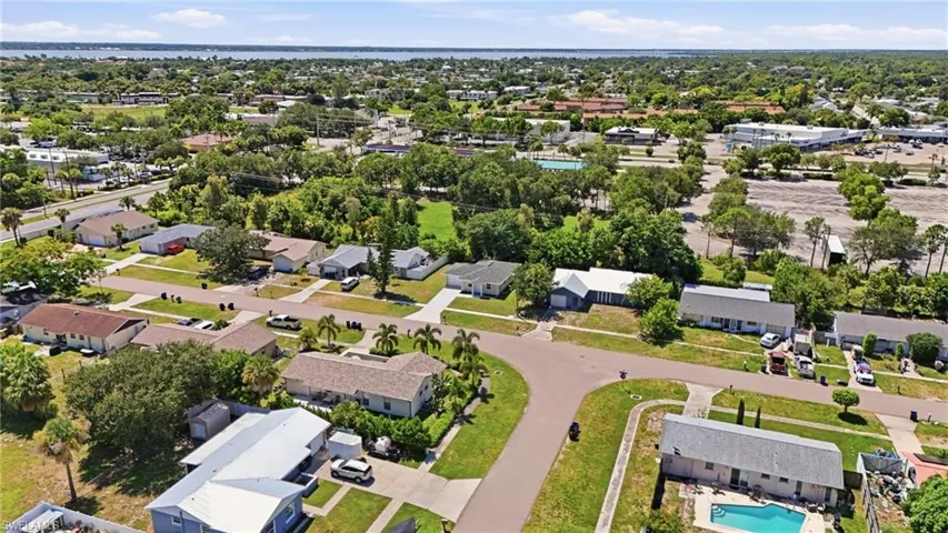 899 Ridgeway Dr, North Fort Myers, Florida 33903