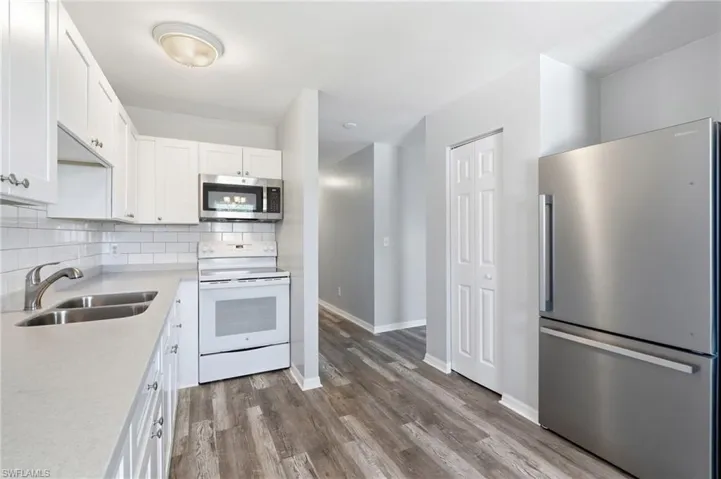 899 Ridgeway Dr, North Fort Myers, Florida 33903