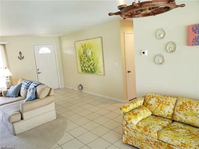 1305 Se 21st St, Cape Coral, Florida 33990
