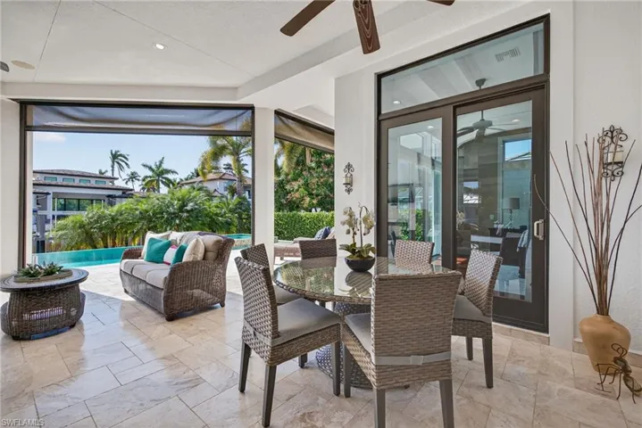 Breakfast room