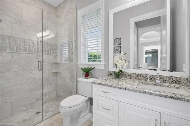 1st floor ensuite bath
