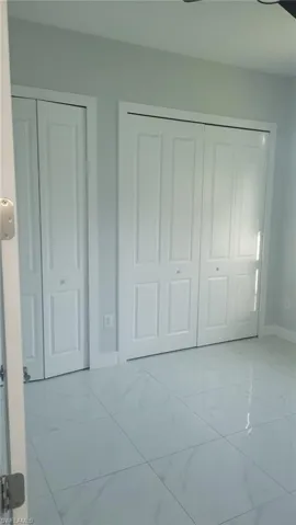 Lustrous tile flooring