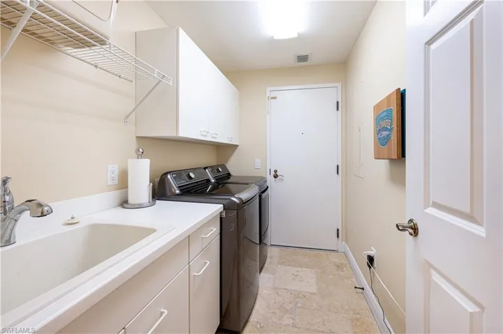 455  Cove Tower  DR, Naples, FL 34110