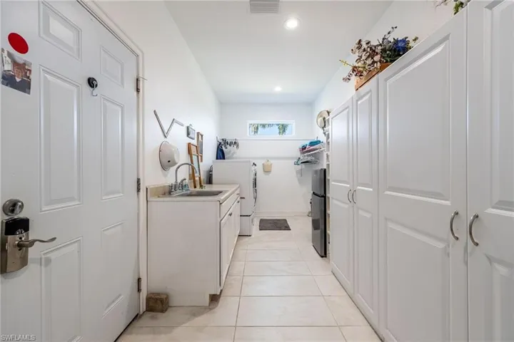1309 Nw 3rd Pl, Cape Coral, Florida 33993