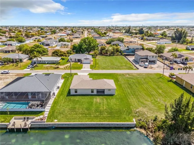 923 Ne 1st Ave, Cape Coral, Florida 33909