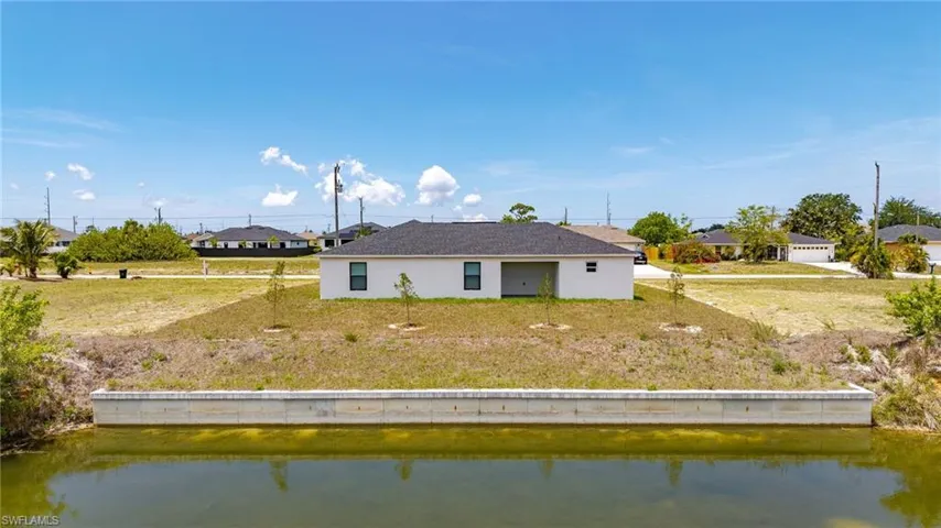 923 Ne 1st Ave, Cape Coral, Florida 33909