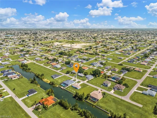 923 Ne 1st Ave, Cape Coral, Florida 33909