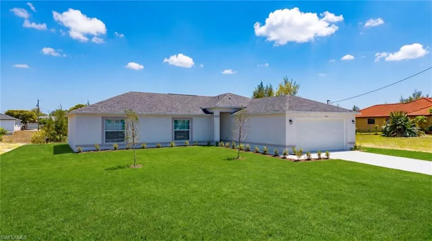 923 Ne 1st Ave, Cape Coral, Florida 33909