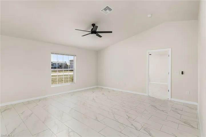 923 Ne 1st Ave, Cape Coral, Florida 33909