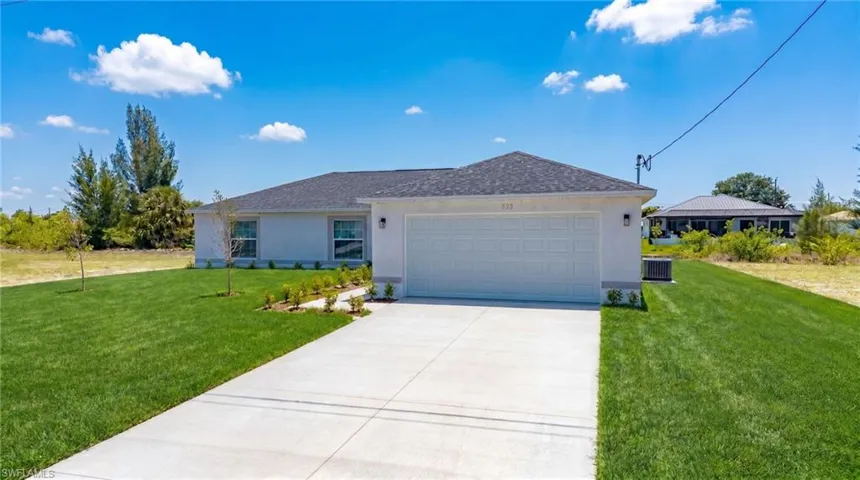 923 Ne 1st Ave, Cape Coral, Florida 33909