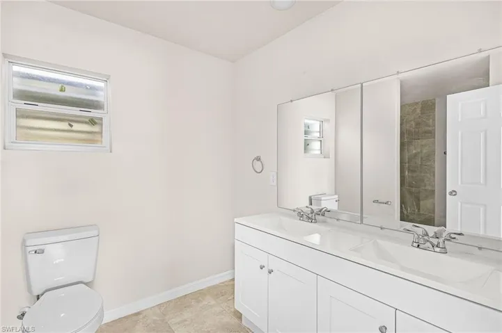 923 Ne 1st Ave, Cape Coral, Florida 33909