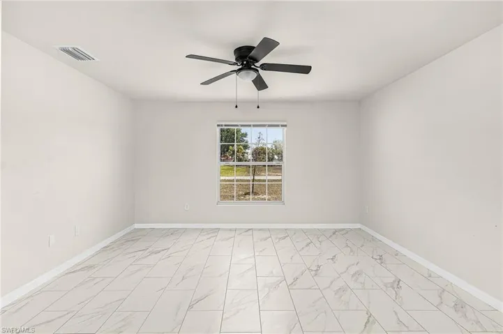 923 Ne 1st Ave, Cape Coral, Florida 33909