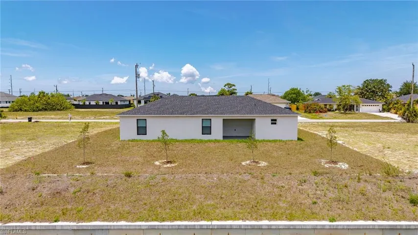 923 Ne 1st Ave, Cape Coral, Florida 33909