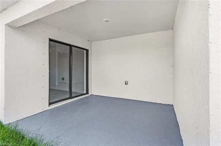923 Ne 1st Ave, Cape Coral, Florida 33909