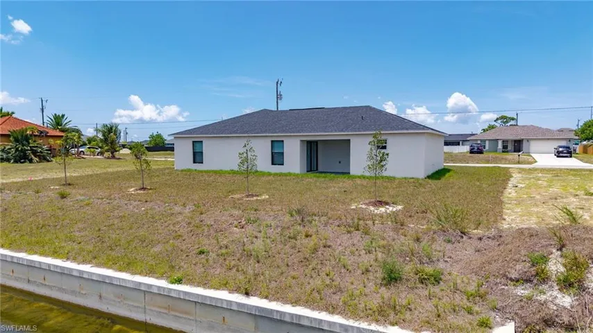 923 Ne 1st Ave, Cape Coral, Florida 33909