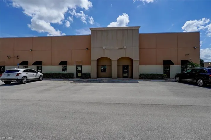 16121  Lee  RD, Fort Myers, FL 33912