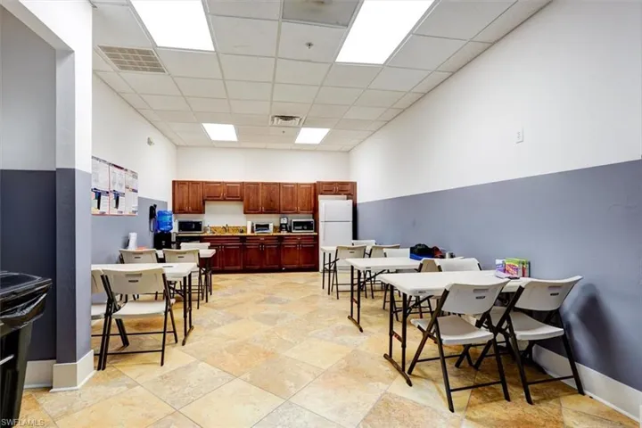 16121  Lee  RD, Fort Myers, FL 33912