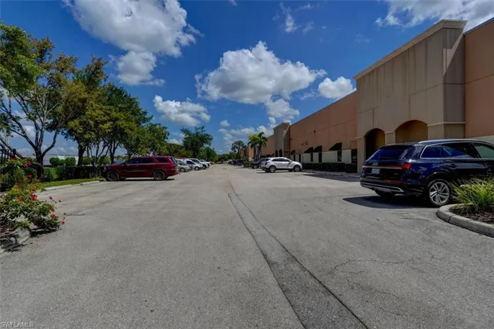 16121  Lee  RD, Fort Myers, FL 33912