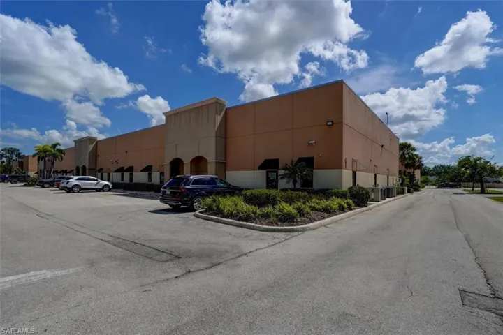 16121  Lee  RD, Fort Myers, FL 33912