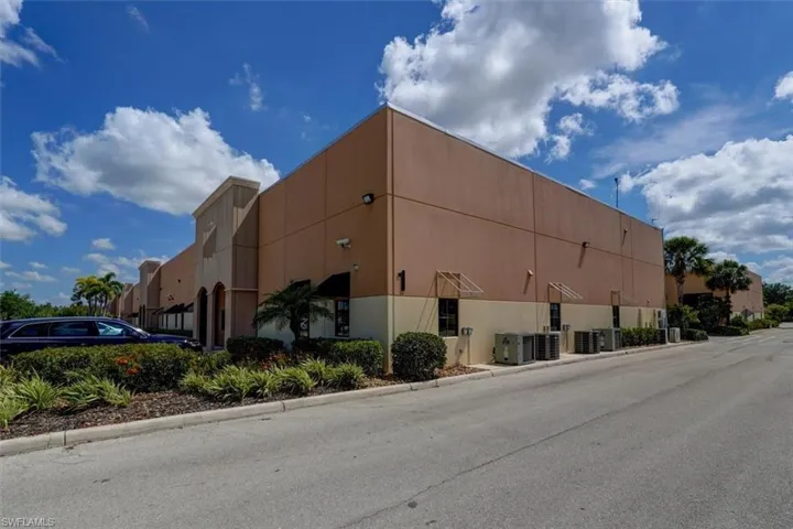 16121  Lee  RD, Fort Myers, FL 33912