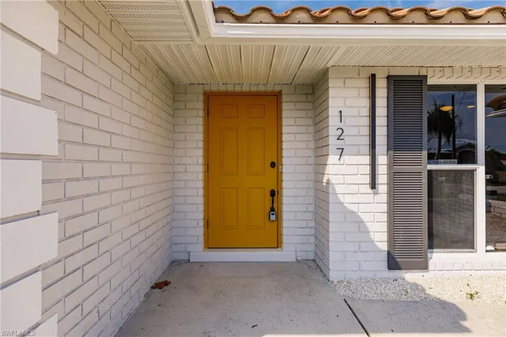 View of property entrance