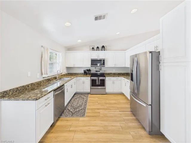 12560  Eagle Pointe  CIR, Fort Myers, FL 33913