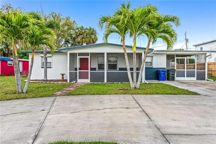 Front view of home