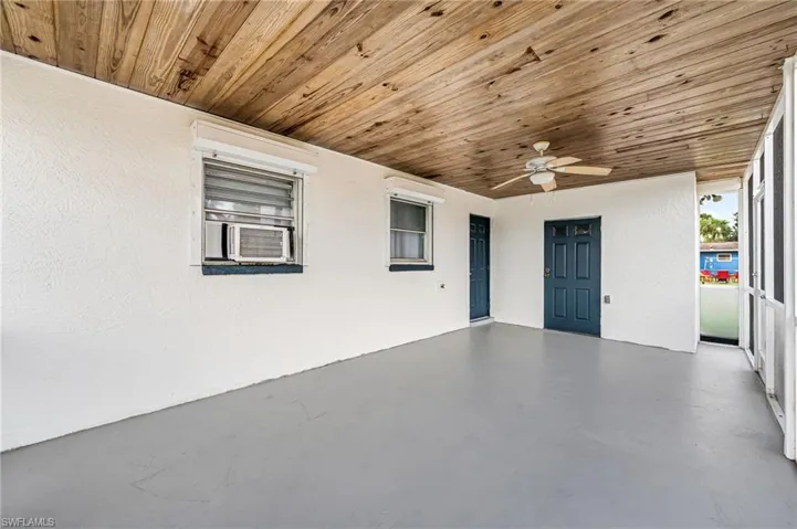 screened in carport