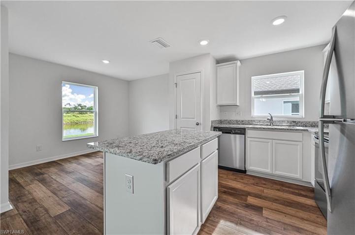 904  Arthur  ST, Immokalee, FL 34142
