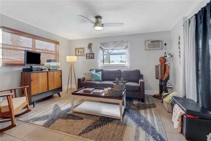 2709  Shelby  PKWY, Cape Coral, FL 33904