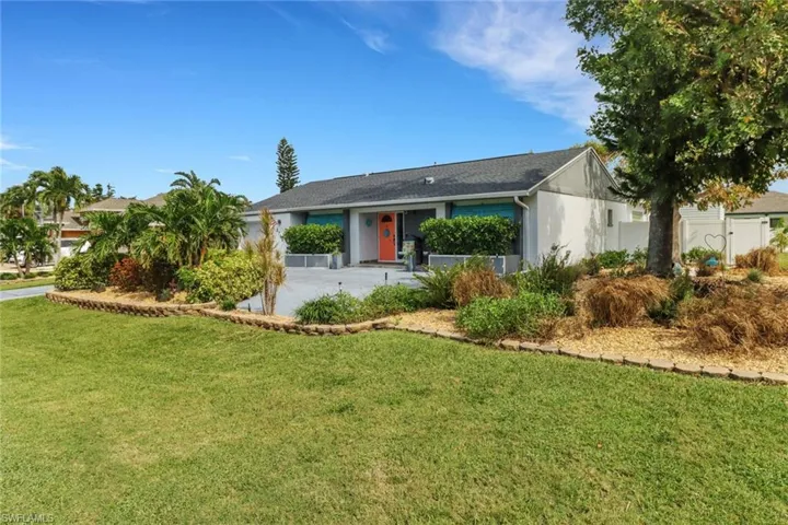 2709  Shelby  PKWY, Cape Coral, FL 33904
