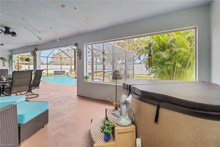2709  Shelby  PKWY, Cape Coral, FL 33904